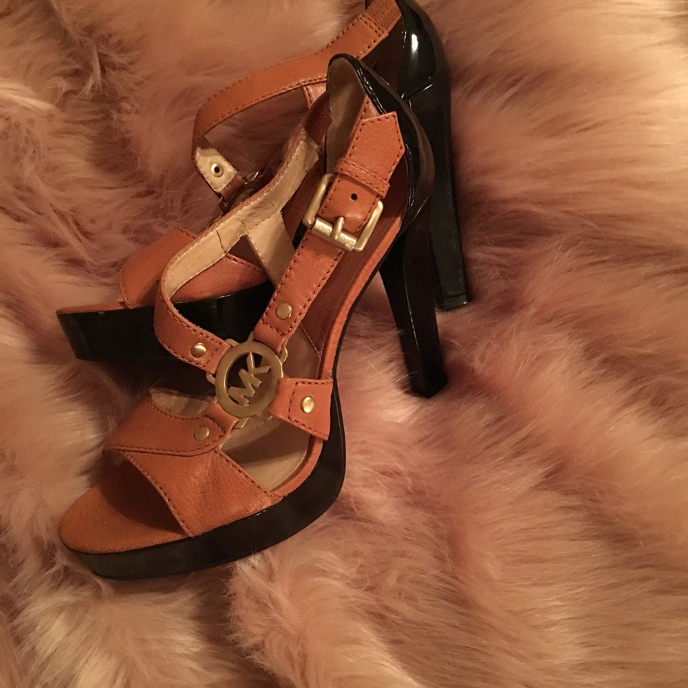 Michael kors heels 7.5